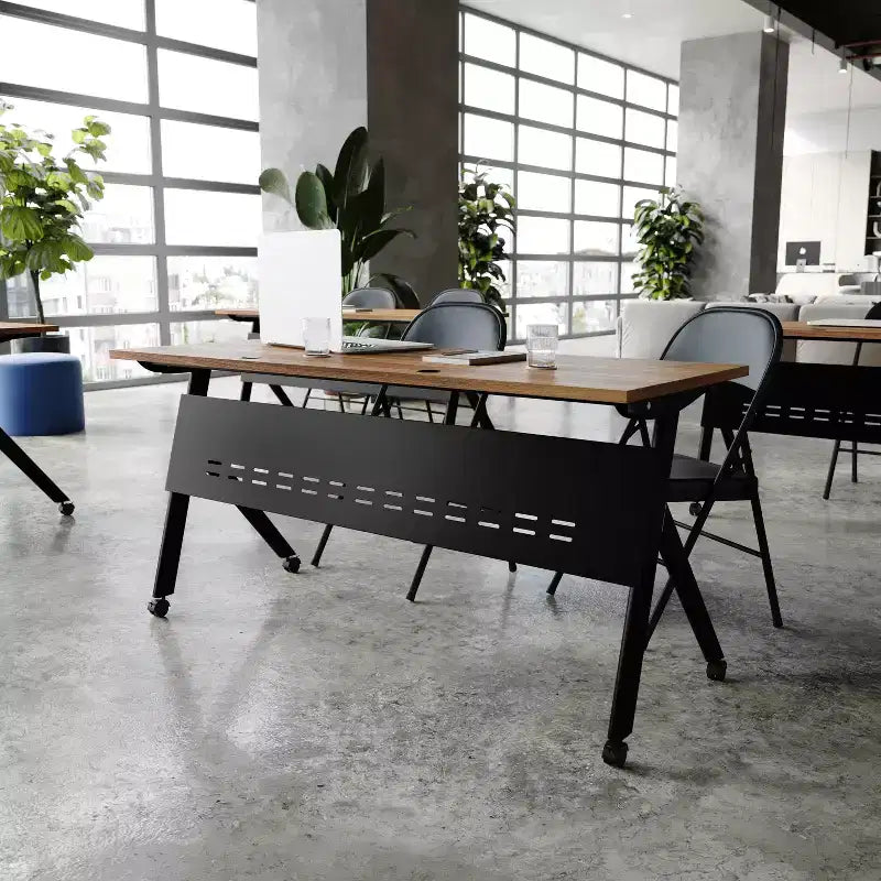 Tavolo da addestramento Flash Furniture Davis impilabile e ribaltabile per uso commerciale, con gambe a Y, pannello frontale, piano del tavolo e struttura