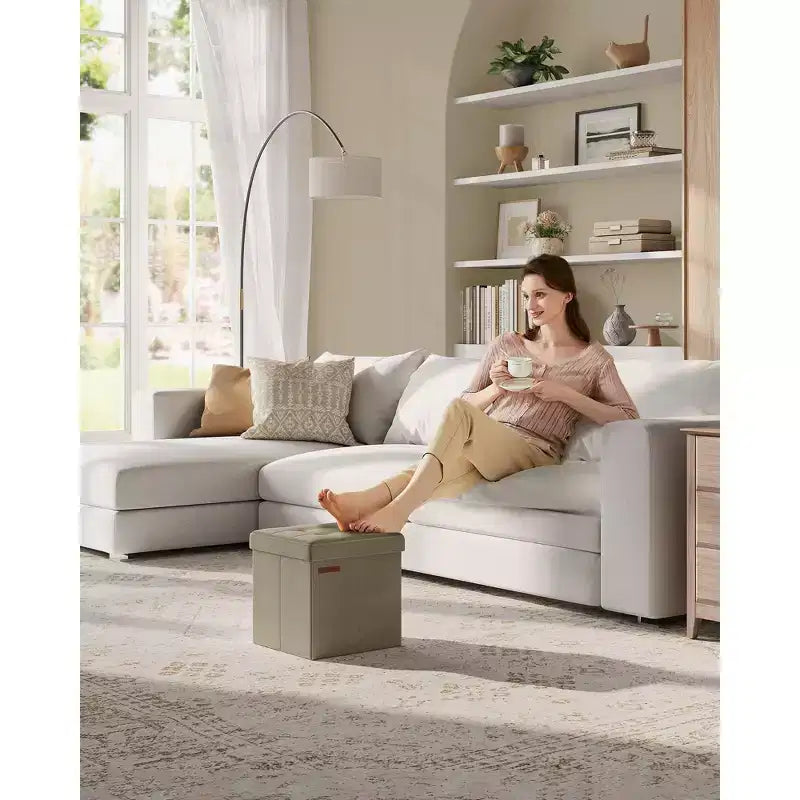SONGMICS 30 cm Poggiapiedi con Contenitore, Sgabello Pieghevole, Pouf Contenitore, Panca da Ingresso